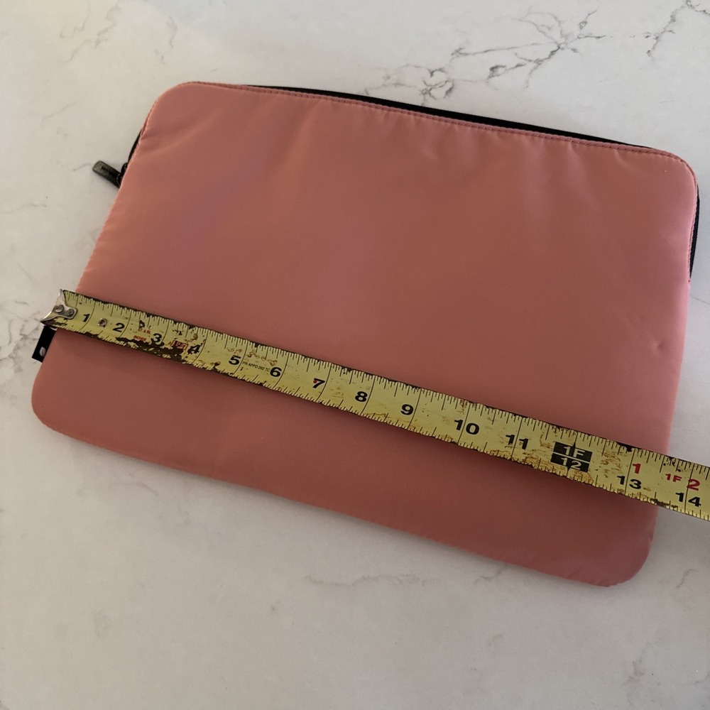 Incase Compact Sleeve 13-inch Laptop Pink  Office Core Clean Tech‎ Minimalist - Picture 10 of 10